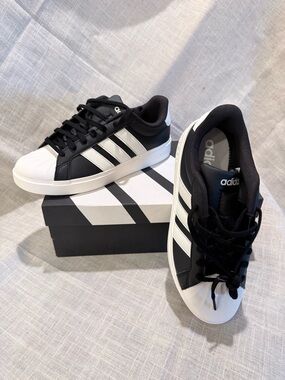Adidas Street Talk Sneakers | Size 8 | Black White | New with Box
